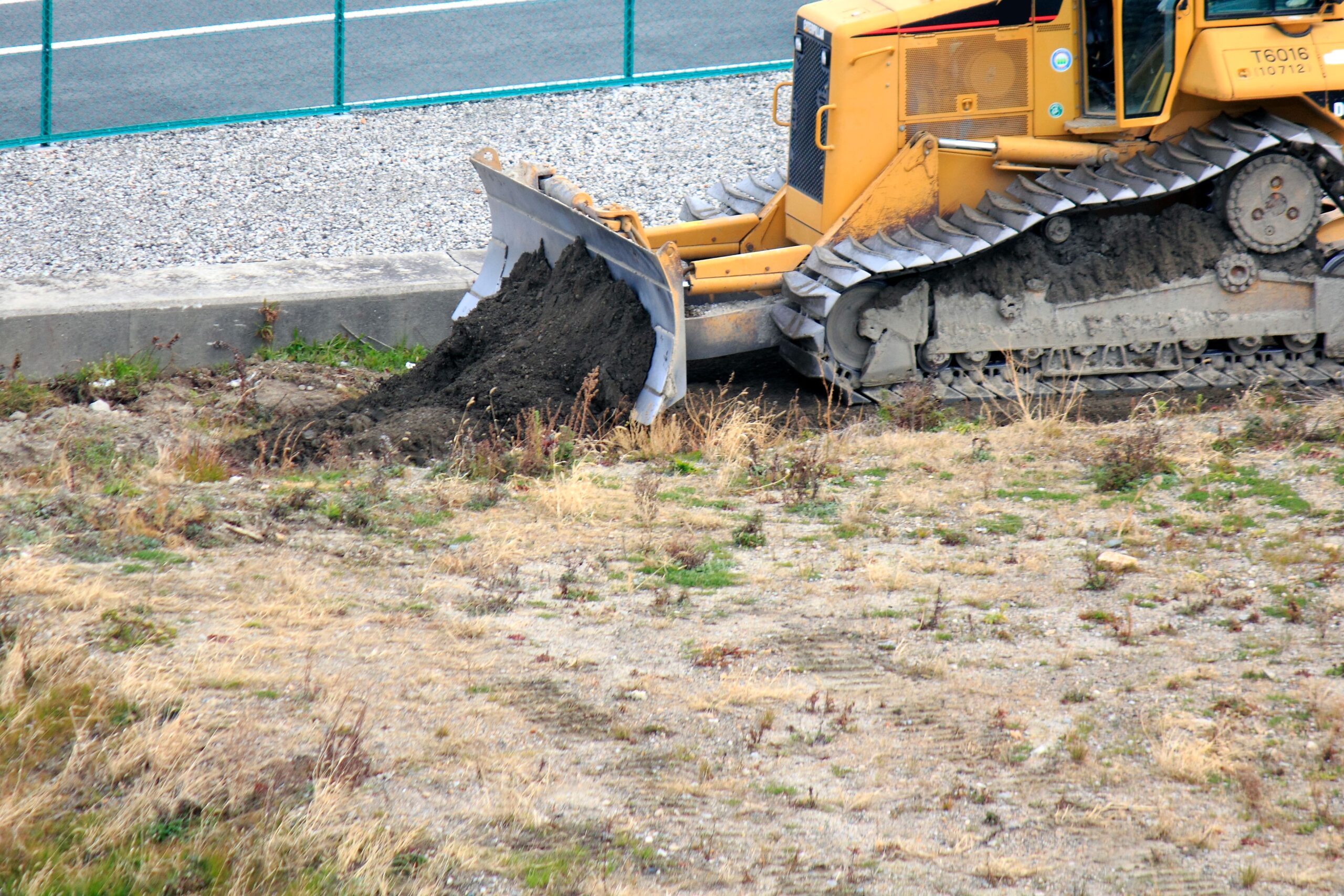 港湾の工場誘致埋立地の造成工事